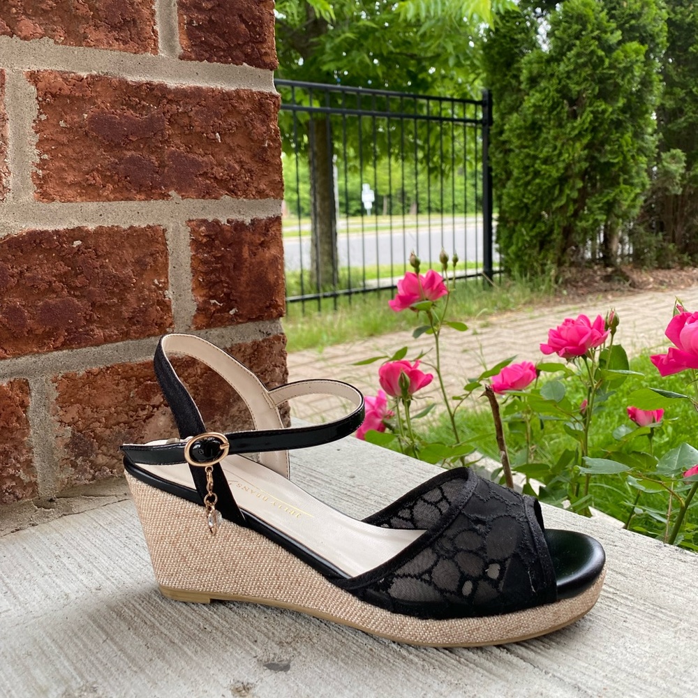 Jelly Beans Riche sandals Women’s Size 6.5M